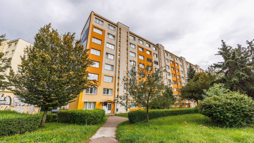 REZERVOVANÉ. 1 izbový byt 28 m2 + loggia, ul. Tr. SNP, Košice - Terasa, 1. posch., loggia